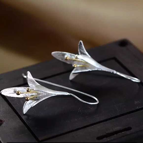 Oriental Hanging Japanese Unique Flower Earrings - Picture 3 of 6